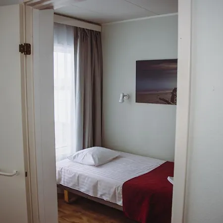 فندق Promenaadi 3*