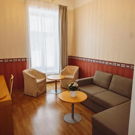 فندق Promenaadi 3*